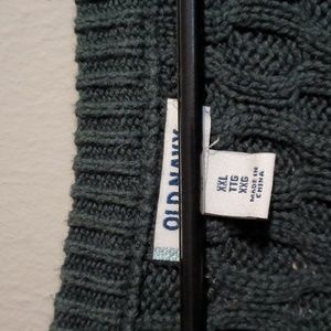 Green old navy sweater